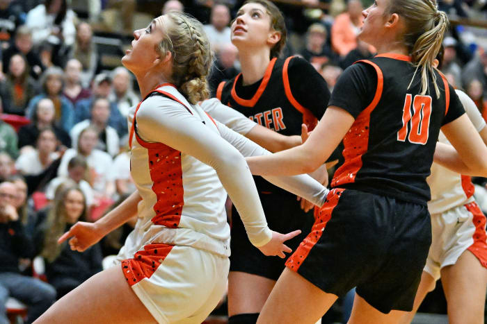 a Silverton Crater 5A Oregon girls basketball final 2024 Leon Neuschwander 13